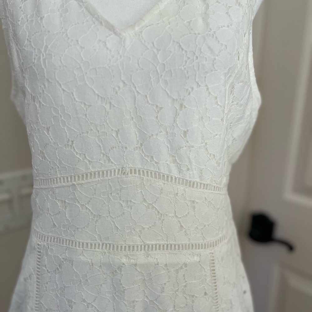 White a line eyelet dress - great waist detail. Lined. - Picture 3 of 7